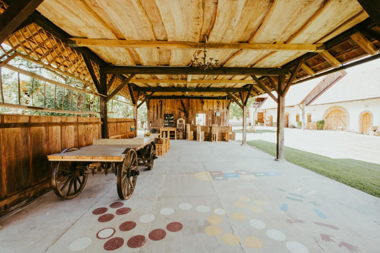 Отель Treehouse Drevesna Hiska Strkovo Gnezdo Ranc Jures Лютомер Экстерьер фото