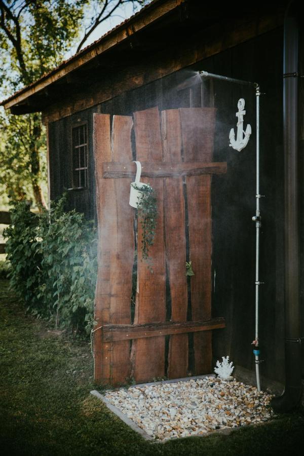 Отель Treehouse Drevesna Hiska Strkovo Gnezdo Ranc Jures Лютомер Экстерьер фото