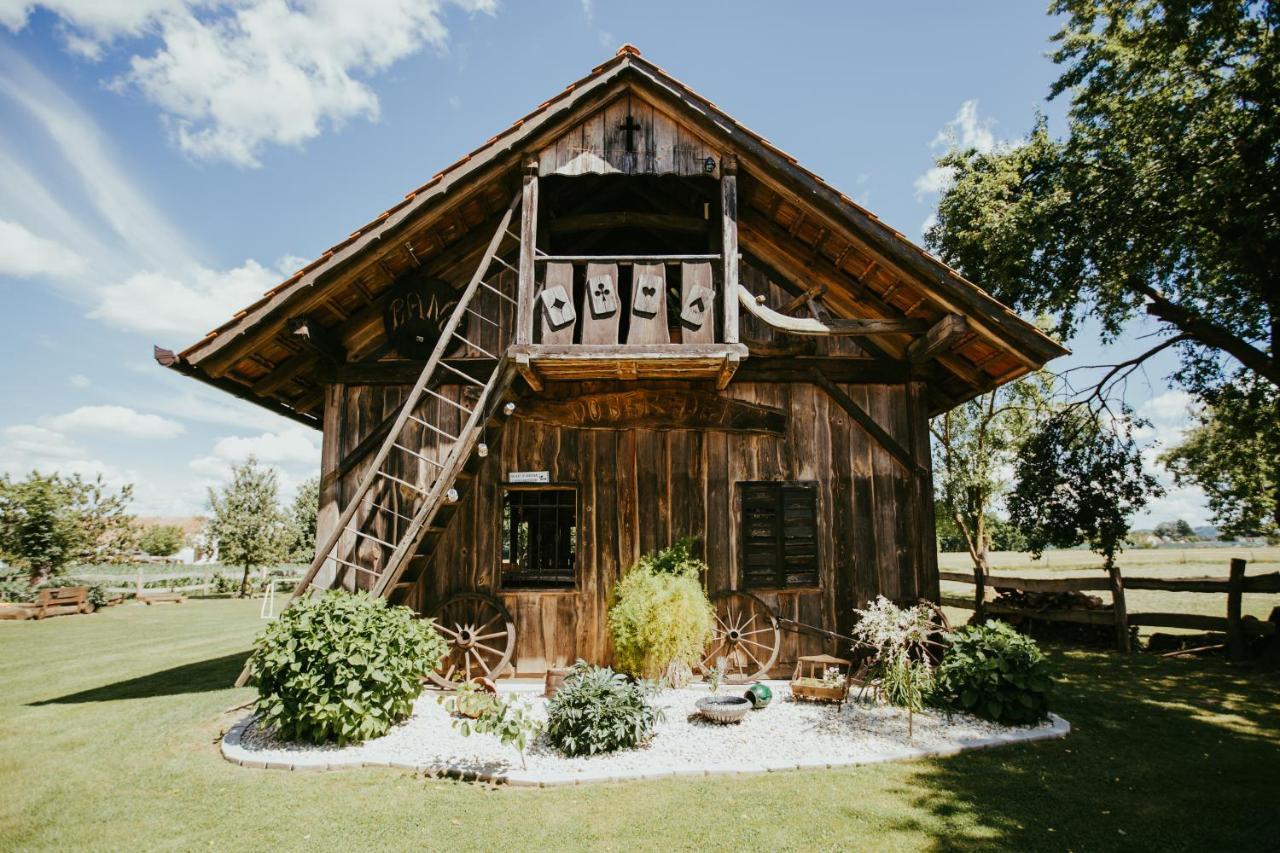 Отель Treehouse Drevesna Hiska Strkovo Gnezdo Ranc Jures Лютомер Экстерьер фото